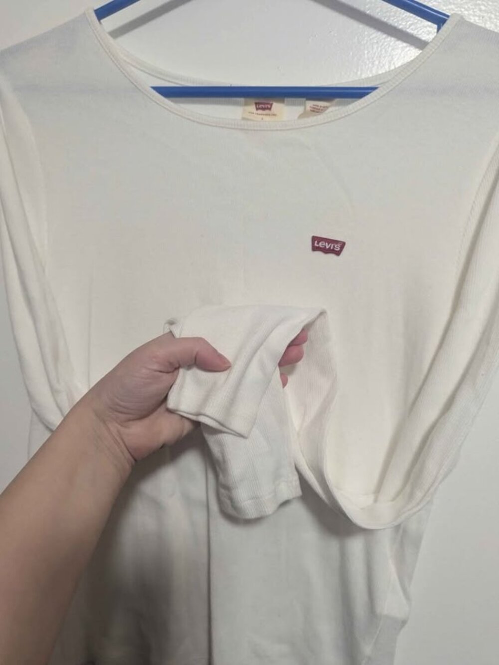Levi’s White Long Sleeve Logo Tee - Picture 3 of 8